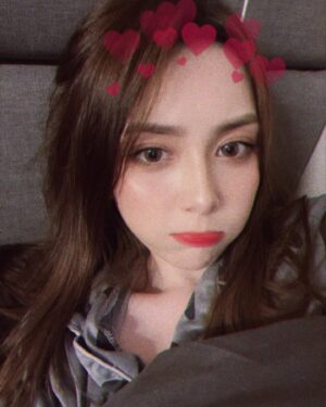 Frances Wu Instagram - 卸妝前的自拍😚