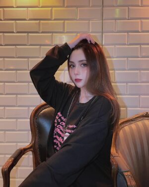 Frances Wu Instagram - ✨你的摩羯女王駕到✨