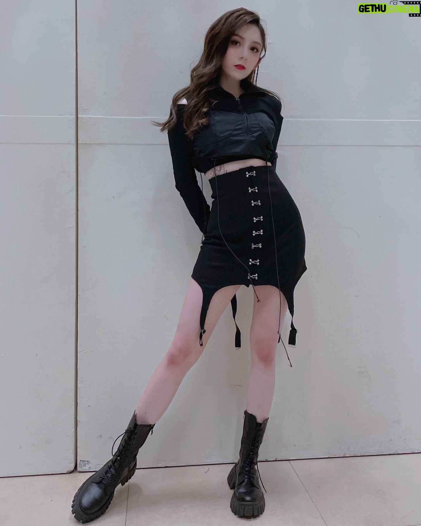 Frances Wu - 9.7K Likes - 為舞而生 美好的回憶🥰🥰