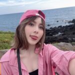Frances Wu Instagram - 彩虹公路 同伴都不會拍 只好自拍 #濟州島 #彩虹公路 #제주 #핑그 #파다 #여행