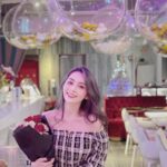 Frances Wu Instagram - 20歲了🥰 謝謝媽咪謝謝爸比 雖然我還是常常惹他們生氣 但其實我很愛很愛我爸媽❤️ 不知不覺我已經2開頭了 似乎又是人生的另一個開始，邁入人生的下一個階段 現在的我就像是破完第一關關卡 在前往下一關的路途中的分岔路選擇命運與機會。 希望接下來的生活依然充實華麗豐富且腳踏實地 一步一步穩穩的向前走