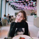 Frances Wu Instagram - #祝我生日快樂 #happybirthdaytome 小時候的我 總是喜歡找很多朋友一起慶生；現在的我 喜歡約兩三個好朋友就好 謝謝愛我的妳們（你們），謝謝今年遇到的所有人，謝謝自己但還要更努力 今年的小筆記： 成功是因為自己，失敗也是因為自己
