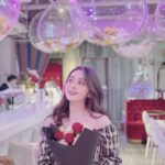 Frances Wu Instagram - 20歲了🥰 謝謝媽咪謝謝爸比 雖然我還是常常惹他們生氣 但其實我很愛很愛我爸媽❤️ 不知不覺我已經2開頭了 似乎又是人生的另一個開始，邁入人生的下一個階段 現在的我就像是破完第一關關卡 在前往下一關的路途中的分岔路選擇命運與機會。 希望接下來的生活依然充實華麗豐富且腳踏實地 一步一步穩穩的向前走