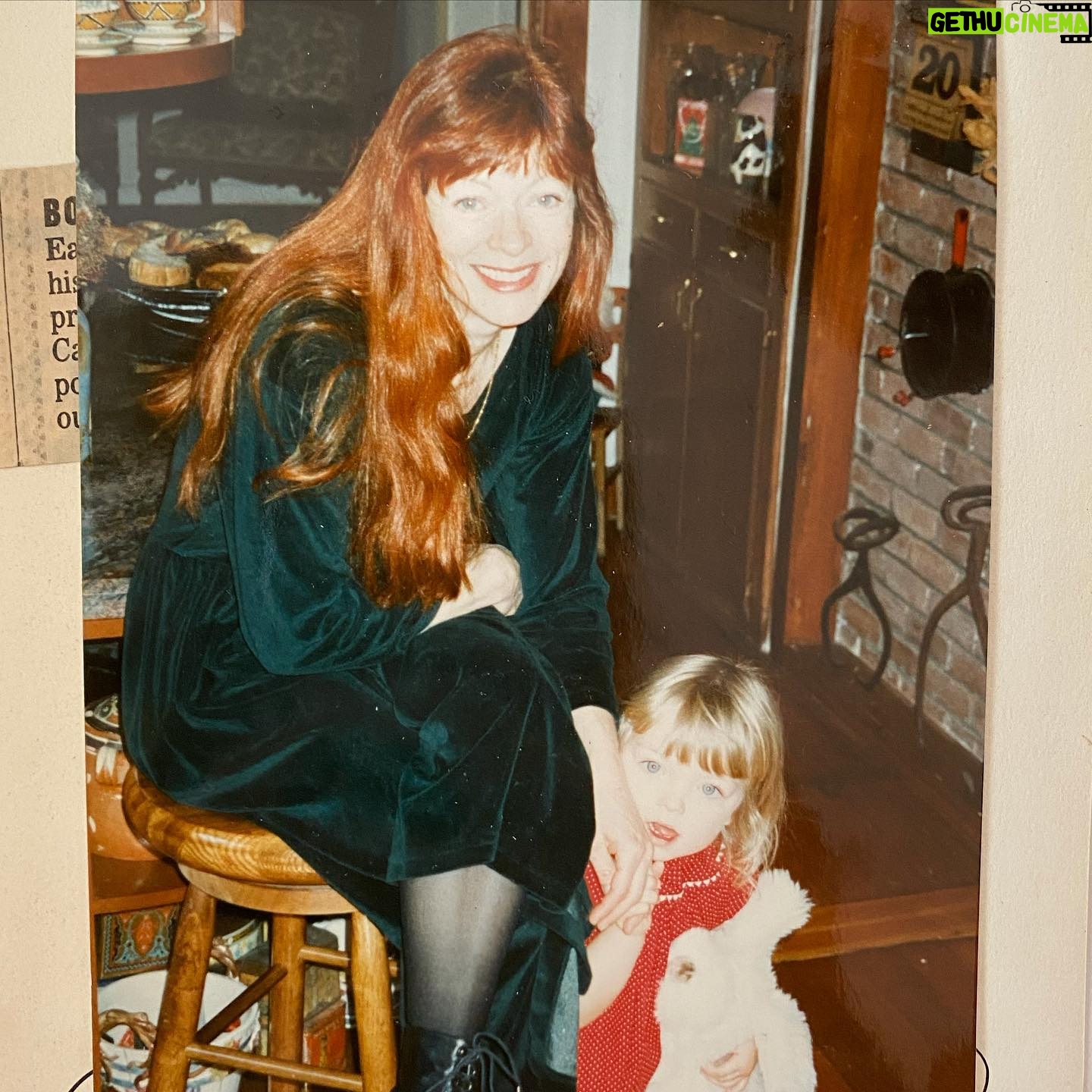 Francesca Eastwood Instagram - Happy Mother’s Day ur my mom