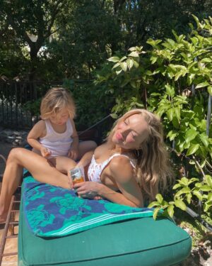 Francesca Eastwood Instagram - It’s hot out