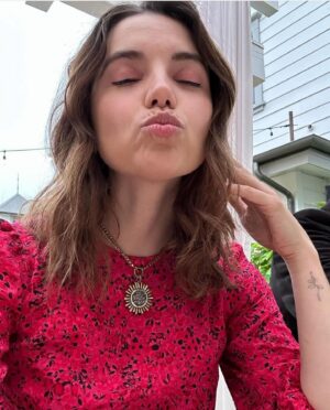 Francesca Reale Instagram - The year through front camera photos of my face 😘🥂 - happy holidays!