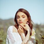 Francesca Reale Instagram - This shoot made me want to take up gardening.. I have no idea why. Anyway more from my afternoon with @macksfilms and @momosmua !🍃🌻🌾