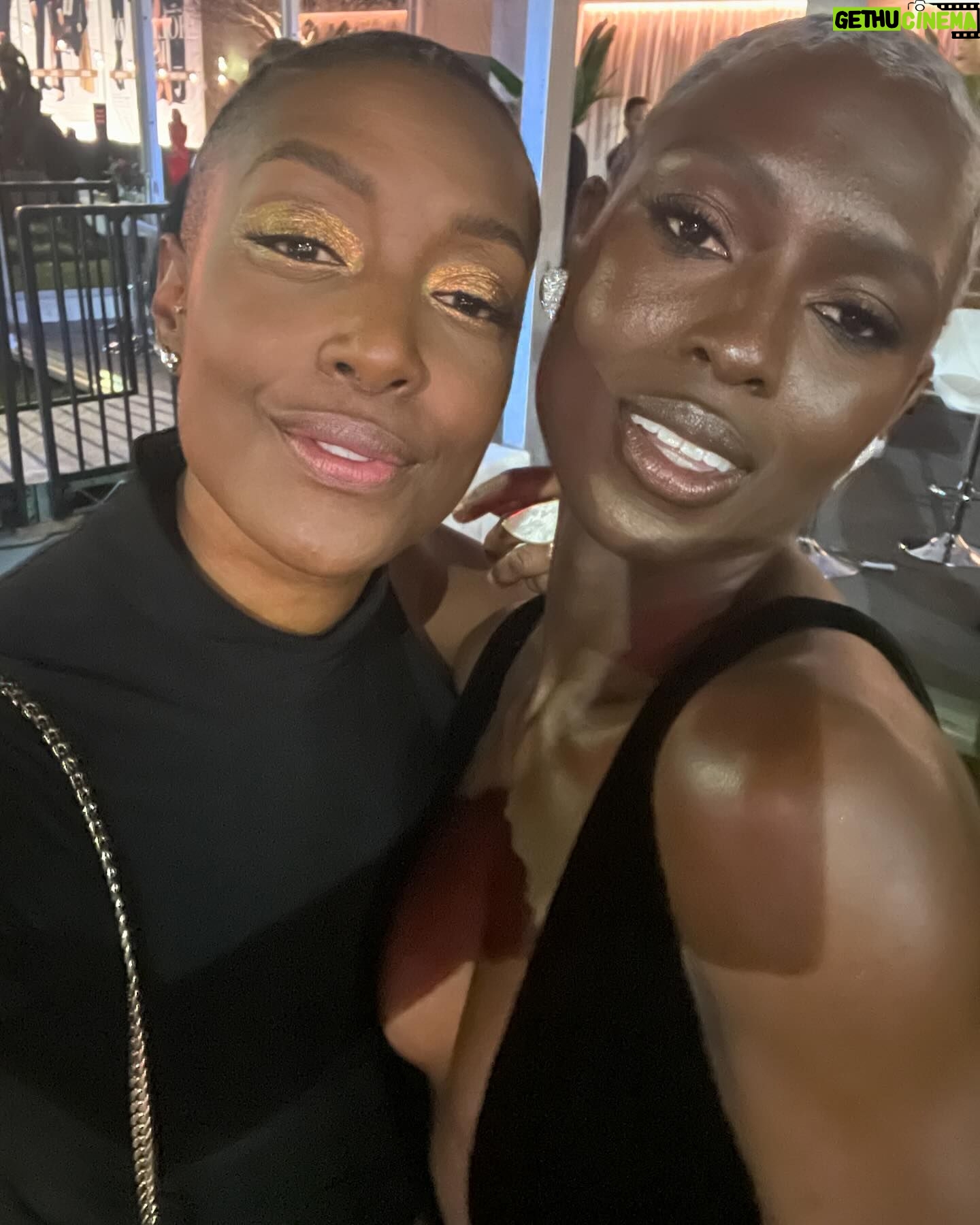 Franchesca Ramsey - 6.8K Likes - my girl @michellebuteau hosted the #VFOscars red carpet Sunday night & I was lucky enough to be her date 👯♀️ real talk, my imposter syndrome was lighting me UP at this party, but thankfully I have amazing friends that remind me I’m exactly where I’m supposed to be ✨