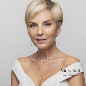 Francisca García-Huidobro Instagram - Les presento mi nueva colección de joyas junto a Mery-Satt. ⭐️

 #WeAreAllStars ✨

Encuentra más de 100 nuevos diseños y modelos de collares, aros, pulseras, tobilleras y anillos inspirados en mi amor por las estrellas. 

En esta nueva colección se incorpora la luna y la Estrella del Sur, punto de referencia para navegantes y soñadores.

Un beso, @la.frangh ✨🌙🌟

 #FranGarciaHuidobroByMerysatt