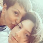 Francisca García-Huidobro Instagram - Y así no más pasaron 15 años!!! Este precioso niño nos tuvo engañados más de 5 meses...se llamaba “Amelia”; si, tal cual...en la semana 20 o 21 (no recuerdo bien) nos dijeron: pero si es un niño!!! Ahí quedamos con JC, sin entender mucho. Desde ese día hasta que nació le dijimos “Huevito” porque no teníamos planeado un nombre para el. El 19/11/2005 después de muuuuuchas horas intentando él salir y yo haciendo mi mejor esfuerzo hubo que hacer una cesárea más o menos urgente....era un sábado a las 10pm y aún no sabíamos cómo se iba a llamar. Por ser cesárea su papá lo vio primero y recuerdo perfecto cuando le pregunté: cómo se llama??? Y con toda la certeza del mundo me dijo “se llama Joaquín “ Ese Joaquín hoy cumple 15 años y ese niño (me va a odiar por decirle niño) es lo mejor y lo único realmente importante que he hecho en mi vida. Estoy emocionada, agradecida pero por sobretodo orgullosa de ser tu mamá. Y no importa cuantos años cumplas.....siempre, pero siempre serás mi DELICIA❤️ FELIZ CUMPLEAÑOS @akajuniorrr @jcrodriguezoriginal