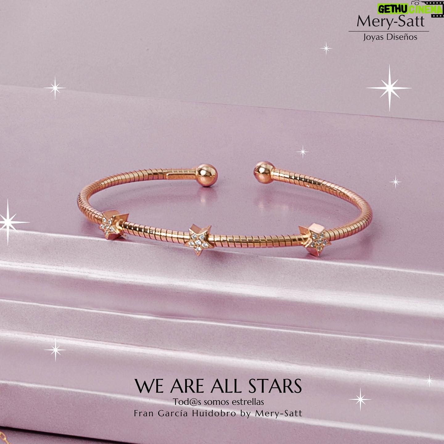 Francisca García-Huidobro Instagram - ¡Este fin de año, tod@s somos estrellas! 💫 Quiero compartir contigo mi colección más personal, un sin fin de brillos y estrellas para regalar a tus seres queridos esta Navidad. Más de 100 nuevos diseños con sentido, llenos de elementos y significado, como las estrellas que simbolizan la conexión con uno mismo, la luna que se atribuye a la espiritualidad y la autenticidad simbolizada en los brillos de las circonitas suizas engastadas en aros, anillos, collares, tobilleras y pulseras que representan a todos los soñadores. La Fran ⭐️💫 @la.frangh