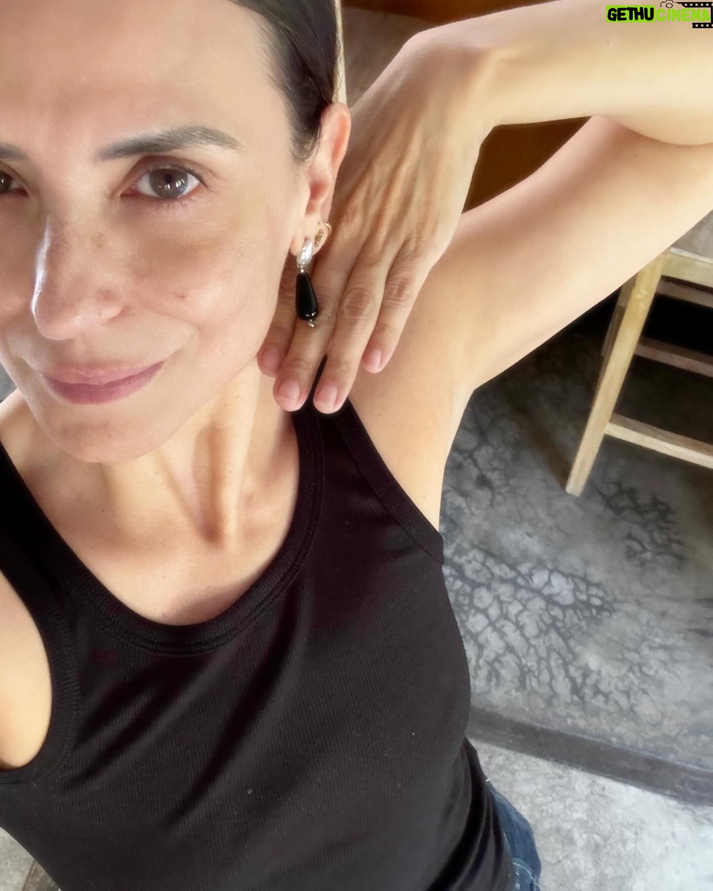 Francisca Gavilán Instagram - @talisma_joyas taller de orfebrería hecho en Chile por Antonia Rojas 💎🖤 su trabajo es bellísimo.
