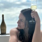 Francisca Gavilán Instagram – Finde con @bergerhertz ♥️ 🌊🥂
@mylacl siempre 🍾💎
 
📸 @bergerhertz ❤️