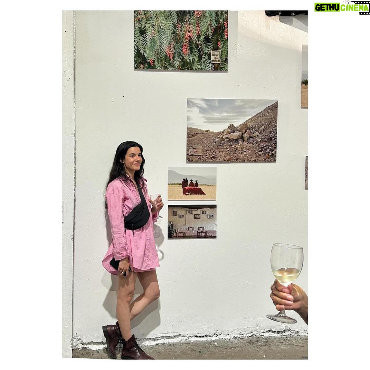 Francisca Gavilán Instagram - @su_hidalgo en su muestra fotográfica junto a varios expositores en @factoria_franklin Hasta el 7 de Enero ♥️🔥❤️❣️🎈‼️🔴📌🟥🌶️