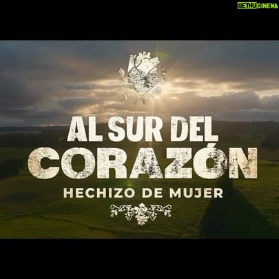 Francisca Gavilán Instagram - Pronto! AL SUR DEL CORAZÓN, una teleserie preciosa que estamos grabando en Pto Octay. Mi personaje Mercedes Sagredo,, Meche!! Junto a un elenco y equipo muy querido, amigas, amigos y compañerxs!!! 🌿🍀🌺❤️🌿🐄🥟🐎🍰💚🦜🥑🥬✳️ Dirigida por @pgonzalez y @nolo.soto @quenarencoret @danidemichelim @shigri @mazalproducciones @mega.tv @teleseries_mega @b_art_talent_management