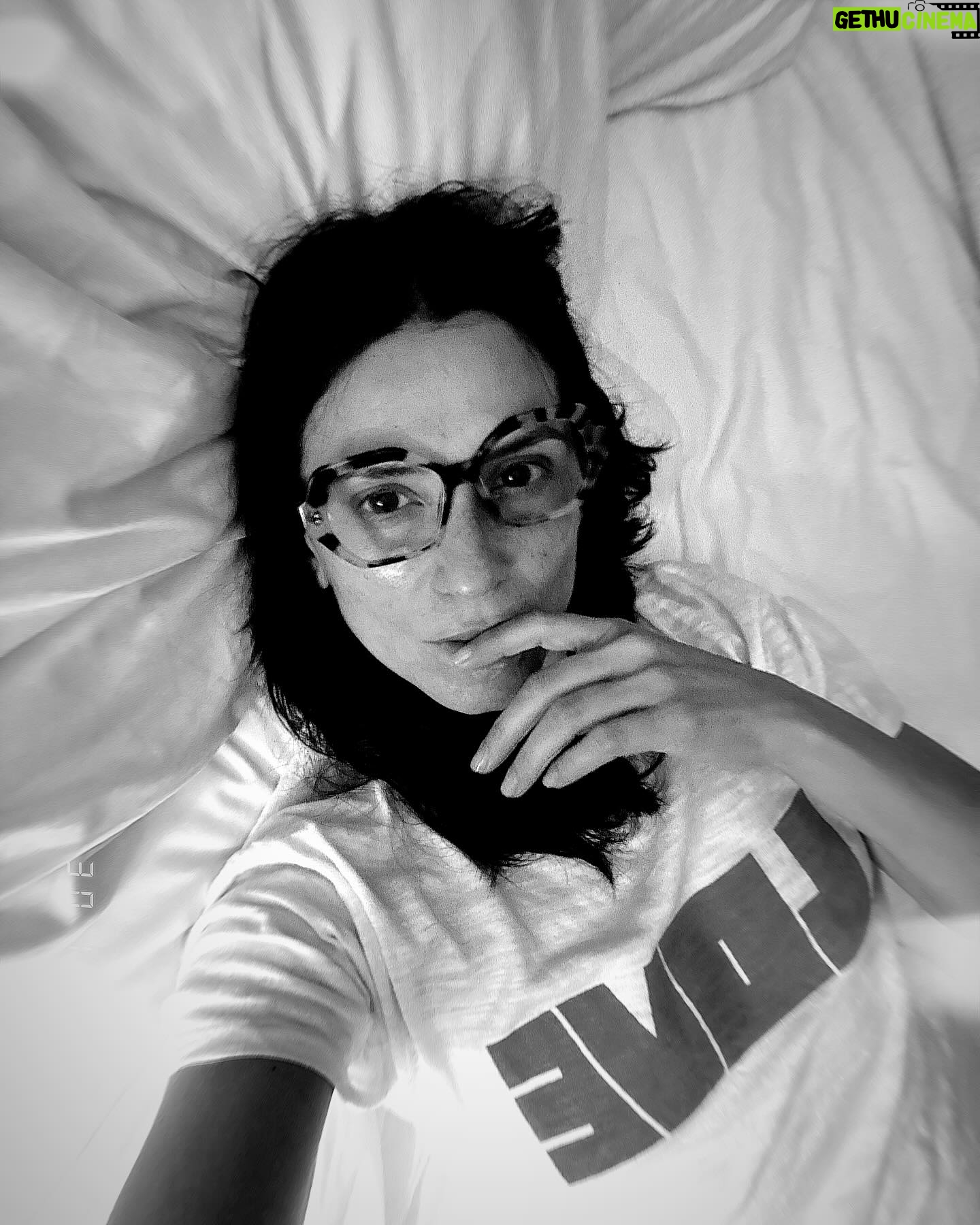 Francisca Gavilรกn Instagram - Insomnio lunar post hermosos relatos ๐๐ฝโโ๏ธ๐๐ฝโโ๏ธ