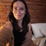Francisca Gavilán Instagram - ❤️🌿♻️👓 @karun_chile Anteojos hechos con materiales reciclados trazables y sustentables 👁️ livianos! Anteojo Gust Dorado 💛 https://www.anteojoskarun.cl/ @antonioacuario_ 🖤