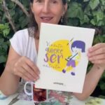 Francisca Imboden Instagram - 📖"Violeta Quiere ser Artista" es uno de los libros de nuestra editorial📚 y la querida amiga Francisca Imboden nos cuenta de qué trata la aventura de Violeta a través de la historia del arte, buscando a las grandes artistas mujeres👩‍🎨. Encuentra este libro 💜 y muchos otros lindos productos con ideas para regalos🎄🎁, en nuestra tienda online www.artequinvina cl 🚚 Despacho a todo Chile #reels #regalo #libro #tiendaonline #artistasMujeres #violeta #editorial