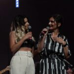 Francisca Imboden Instagram - Algunas del maravilloso Concierto a Beneficio de las Víctimas del Incendio de Viña del Mar. Un regalo haber sido parte en la animación (con un pichintún de standup), y haber gozado escuchando cantar a este grupo de talentos@s! Se pasaron! 👏🏼👏🏼👏🏼👏🏼👏🏼👏🏼 Gracias @culturacap @loscontadores #NatiGrez y @teatro_nescafe !! @emilianoguera @montseballarin @viviannedietz @josefinafiebelkorn @carmenengloriabresky @franwalk @joseantonioraffo @gabrielcanasg @gaburzua @matiasoviedobanda @jotapeortega @gustavosanmartinc @mariaomegnaoficial @dayanaamigo @palomamoreno @varletazo @marianaloyolaruz @paola.volpato.martin