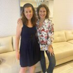 Francisca Imboden Instagram - Agradecidísima y con piel radiante, gracias al tratamiento 360 que me hizo cuidadosamente @paz.pacita en la clínica de mi excelentísimo @doctorpabloserrano Hay muchos tratamientos y productos con maravillosos descuentos este #blackfriday !!! #hidratación #limpieza #nutrición #colágeno #vitaminac @pecoskincare 🙌🏼✨🙌🏼