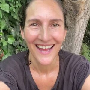 Francisca Imboden Instagram - 🎉Ya comienza FESTEA Viña verano23, la semana más linda del verano🌞, llena de teatro, alegría y fiesta y nuestra quería amiga Francisca Imboden ¡se los recuerda!. 
📆Del 24 al 29 de enero, 8 compañías de la región se presentan con 2 entretenidas funciones diarias en nuestro anfiteatro al aire libre🌳, a un costado del museo.

👏No se queden fuera de esta fiesta familiar en el Parque Quinta Vergara.

🎟️Entradas por passline.cl
Entrada General $2.000.-  cargo por servicio. 

#reels #FESTEA #festivaldeTeatro #verano23 #ViñadelMar #ParqueQuintaVergara