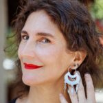 Francisca Imboden Instagram - Hoy la gran actriz @francaimboden les invita a sorprender con ese toque especial en este #DíadelAmor🌹💘 💍 Aros, pulseras y collares de plata que sin duda le encantarán. 🦙🧣 Chales de alpaca ligeros y de los más diversos colores. 🫖🍳🥐🍓 Cerámicas y maderas para servirle un desayuno romántico. ✨ Enamórate tú también de nuestra nueva colección 💘 Artesanía bajo el sol | colores vibrantes, historias fascinantes 🫶 ¡Estarás aportando al Comercio Justo! 🫰 #SanValentín #DíadelAmor2024 #14defebrero #regalosúnicos