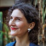Francisca Imboden Instagram - 🎭 Cuando hablamos de Francisca Imboden seguro se nos vienen a la mente sus icónicos personajes en teleseries como Iorana, Pampa Ilusión, El Circo de Las Montini y, más recientemente, La Ley de Baltazar. ¿Pero sabían que además de su pasión por actuar, Francisca es una apasionada tejedora y “fanática” de la artesanía? Te invitamos a conocer sus piezas favoritas de nuestra colección Artesanía bajo el sol 🌞 Colores vibrantes, historias fascinantes. Francisca las utilizó durante una entrevista que puedes encontrar en el link de nuestro perfil 🔗 📸 Registro: @lygonz