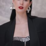 Francisca Valenzuela Instagram - Siempre he admirado a las mujeres de @lorealparis -Gwen Stefani, Camila Cabello, Kate Winslet, Celine Dion, Jennifer Lopez, entre otras- porque me parecen tan auténticas, fuertes, libres. Dueñas de su voz y su destino. Y hoy, yo tengo la oportunidad de sumarme a este equipo y tradición de ensueño, siendo parte de esta nueva campaña Elvive. Me siento muy emocionada y honrada de celebrar la belleza - interior y exterior - y el estar cómoda en tu propia piel, brillar adentro y afuera, siendo la mujer y artista que soy hoy. Se vienen muchas mas cositas 💖 Muchas gracias @lorealparis por la invitación @lorealparis #walkyourworth #lorealparis #lorealpariscl #iconicwalk #haircare #hairlook #elvive