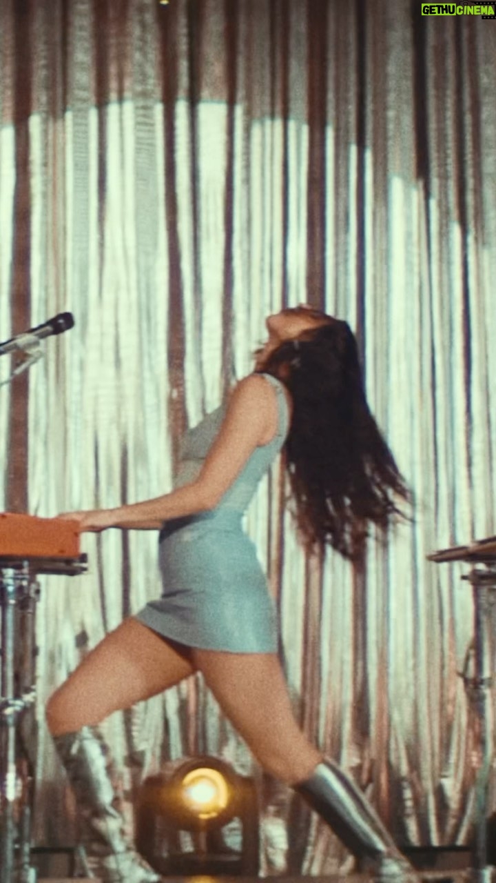 Francisca Valenzuela Instagram - MAΓANA! NUEVO VIDEO! CONTINENTE πΊοΈ ππ©΅ otro lanzamiento via Frantastic Records πΏ πΊπΈ08:00 AM PST π²π½09:00 AM MEXICO π¨π΄ 10:00 AM COL πΊπΈ 11:00 AM EST π¨π±π¦π·12:00 PM ARG/CHILE