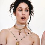 Francisca Valenzuela Instagram - Francisca Valenzuela 😍 deslumbra con el lanzamiento del mágico video de su nuevo sencillo "Juan". ¿Ya lo viste? . . . #RollingStoneEnEspañol #RollingStone #Música #FranciscaValenzuela
