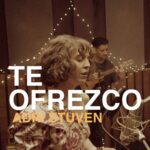 Francisca Walker Instagram – La hermosa y seca @adristuven me invitó a cantar con ella “Te ofrezco” una de las canciones de #méteteentuamorep 💛

Gracias reina por hacerme ser parte de ese grupo maravilloso de artistas que convocas. 

No se lo pierdan! Estreno mañana viernes, a las 12 pm 

Dirección musical y guitarra
@metele_guitarra_claudio 
Cuatro @mavillog 
Contrabajo @low_freq 
Cello Paloma Otárola
Percusión @monteromusico 
Mezcla y masterización @cuantosaez 
Realización audiovisual @jinetes_blancos 
Diseño integral @nizi.habitar 
Producción @cielochaski y @mel.brandt 

Agradecimientos 
@mateproducciones 
@fermentados_salvajes 
@carmenrosasalonbeauty