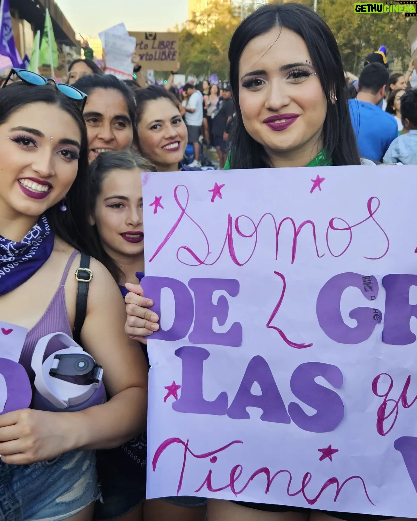 Francisca Walker - 14.2K Likes - 8M 💜 Que emocionante volver a encontrarnos en la calle, pura alegría y complicidad.