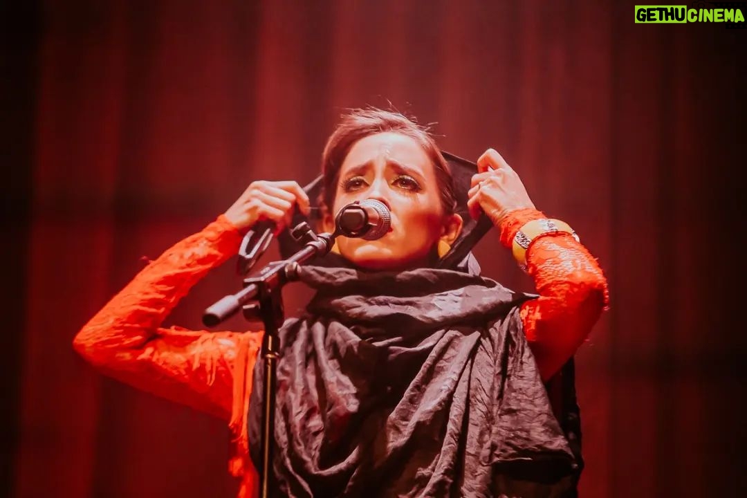 Francisca Walker Instagram - Postales que deja "Concierto solo para Románticos" ❣ 📸 Fotos del seco @sebastiandominguez.photo