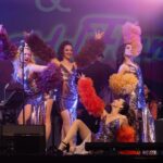 Francisca Walker Instagram - "Mapocho Orquesta y las Reinas del Flamingo" que hermoso concierto!! 🦩 Tan agradecida de haber sido parte de esta hermosa experiencia. Gracias @culturacap @loscontadores @orquestamapocho y @teatro_nescafe por hacerlo posible. Y a mis reinas @su_hidalgo @josefinafiebelkorn y @viviannedietz por el goce en escena. 💕 📸 @alejandrocif