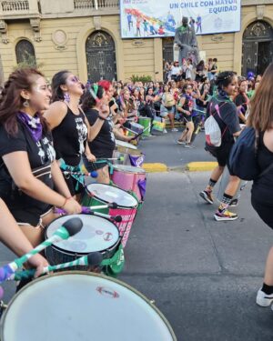 Francisca Walker Instagram - 8M 💜 Que emocionante volver a encontrarnos en la calle, pura alegría y complicidad.