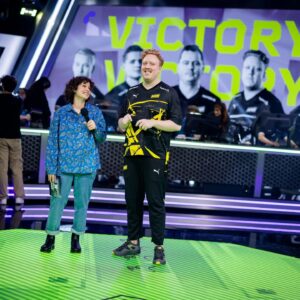 Frankie Ward Instagram - Had such fab time guesting on @valorantesportsemea - thanks to the production and talent team, players, co-streamers, audience and even Twitch chat for being so welcoming this week. Hope you enjoyed the interviews as much as I enjoyed doing them!

Photos by the marvellous @ishootesport and makeup by @danielacritti. Most of the stuff I'm wearing is @hm but the blue shirt is vintage and the yellow ochre jumpsuit is @lucyandyak. Boots are @drmartensofficial because they'll last a lifetime!!

#VCTEMEA #Esports