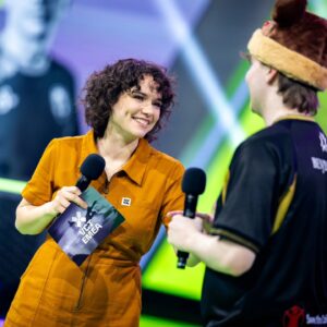 Frankie Ward Instagram - Had such fab time guesting on @valorantesportsemea - thanks to the production and talent team, players, co-streamers, audience and even Twitch chat for being so welcoming this week. Hope you enjoyed the interviews as much as I enjoyed doing them!

Photos by the marvellous @ishootesport and makeup by @danielacritti. Most of the stuff I'm wearing is @hm but the blue shirt is vintage and the yellow ochre jumpsuit is @lucyandyak. Boots are @drmartensofficial because they'll last a lifetime!!

#VCTEMEA #Esports