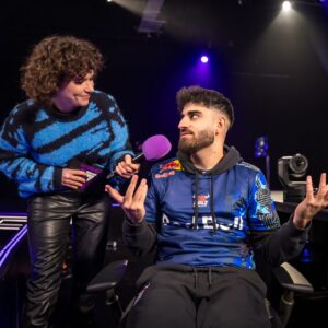 Frankie Ward Instagram - The @easportsfcpro was truly a dream gig. Not only did I get to work on a weekly league in my home city, but I got to do it with a gang who have quickly become some of.my favourite people. 

There's a lot to be said for a team that trusts each other and I really think that the players, on-camera talent, EA and our fantastic production team @wearewhispertv made something truly special. I'm going to miss seeing everyone on a Monday, but I can't wait to see what we all do next.

Photos by @joebradyphoto, styling by @meloart_1, makeup for weeks 3, 4, and 5 by @amelialemoncat 

FCPro #FC24 #Esports #gaming #esportspresenter