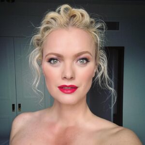 Franziska Knuppe Instagram - Next night in Hamburg ♥️💋✨
@mercedesbenz_de #mbfashionmoments 

Make Up and Hair ready …made by me 

excited to have a wonderful dinner with wonderful woman and to see the fashion show by @odeeh_official