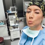 Franziska Böhler Instagram - “In einer Zeit, in der der Bedarf an Pflegepersonal steigt, ist es entscheidend, die Ausbildung in der Pflege zu erleichtern und gleichzeitig sicherzustellen, dass sie den aktuellen Herausforderungen gerecht wird. Unser Gesetzentwurf zielt darauf ab, die Pflegeausbildung in Niedersachsen zu verbessern und zu entschlacken. Wir müssen mehr Pflegekräfte ausbilden und die Attraktivität der Pflegeberufe steigern”, so der er gesundheitspolitische Sprecher der CDU-Fraktion Volker Meyer. Der Entwurf sieht vor, die Pflicht zu mindestens 280 Stunden allgemeinbildenden Unterricht während der Pflegeausbildung abzuschaffen. Dadurch soll den Pflegeschulen mehr Spielraum gegeben werden, um den Fokus verstärkt auf eine praxisorientierte Ausbildung zu legen“ das möchte die CDU NIEDERSACHSEN Ich übersetze das kurz: Wir brauchen viel mehr Auszubildende(was korrekt ist) und deswegen werten wir den Beruf ab indem wir auf Quantität statt Qualität setzen. Spoiler: WER genau soll denn in der Praxis vermehrt ausbilden? ….Leude…. Fragt ihr endlich mal die PFLEGE (das sind die Menschen, die sich mit genau den Dingen auskennen die allerdings über fachfremde Politiker entschieden werden) Nächste Preisfrage: Wenn uns die Piloten mal ausgehen & da dann auch ein bisschen abgesteckt wird….. Wer fliegt mit? 😂😂😂 ✨ (Danke fürs prompte Statement des @dbfknordwest & @_jennykuhnert_ ) ✨ #pflege #icu #altenpflege #gesundheit #krankenpflege #pflegefachkraft #pflegenotstand #gesundheitssystem #krankenschwester #medizin #pflegedienst #nurse #klinik #pflegekraft #pflegeberuf #krankenhaus #intensiv #gesundheit #betreuung #ambulantepflege #pädiatrie #pflegeheim #anästhesie #healthcare #intensivpflege