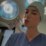 Franziska Böhler Instagram - ….ihr seid gefrustet? Wir auch! Das was wir leisten können und in dem Fall einfach niedergelassene Fachärzte ist eine Nullnummer. Der Fehler liegt im System - aber irgendwie müsste man das spätestens nach der Pandemie wissen…. Das hier ist eine reine Rechenaufgabe mit der JEDER niedergelassene Mediziner konfrontiert ist …. Enttäuscht sind am Ende des Tages beide Seiten ✨ #gesundheit #intensiv #healthcare #symptome#mfa #facharzt #gesund #arzt#sport #motivation #health #krankenhaus #care #reha #klinik #training #pflege #krankenpflege #nurse #anästhesie #medizin #gesundheitssystem #icu #gesundheitssystem #physiotherapie #pflegenotstand #op #mfa #praxis #pflegenotstand