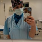 Franziska Böhler Instagram - ABC DER ANÄSTHESIE: Airway/Book/Chair Ewige Hassliebe mit den Chirurgen aber trotzdem die heimlichen Lebensretter… #isso Und trotzdem noch: Ne? Echt nicht? …..was machen die sonst noch so? Wer weiß es?😂 ✨ #pflege #icu #altenpflege #gesundheit #krankenpflege #pflegefachkraft #pflegenotstand #gesundheitssystem #krankenschwester #medizin #pflegedienst #nurse #klinik #pflegekraft #pflegeberuf #krankenhaus #intensiv #gesundheit #betreuung #ambulantepflege #pädiatrie #pflegeheim #anästhesie #healthcare #intensivpflege