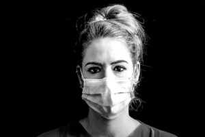 Franziska Böhler Instagram - Was gerade noch so passiert:
Ganz ohne mediales und öffentliches Interesse ist folgendes:
✨

Die ambulante Versorgung in Deutschland steht am Abgrund. Die desolaten Rahmenbedingungen haben sich durch jahrelange politische Fehlentscheidungen entwickelt. Sie lassen keine ausreichende Betreuung der Bevölkerung auf dem benötigten Niveau mehr zu. Terminnot, fehlende Medikamente und vermehrt schließende Praxen sind schon heute ganz konkrete Folgen davon.
Die Bevölkerung ist hiermit aufgerufen, für den Erhalt der ambulanten medizinischen Versorgung bei ihren Haus- und Fachärzten, sowie ihren Psychotherapeuten aktiv zu werden. Tut sie das nicht, wird diese zugangsfreie medizinische Versorgung, um die uns aktuell noch große Teile der Welt beneiden, verschwinden und es droht der Ausbau einer staatlich kontrollierten Medizin.
Konsequenz für euch als Patient:innen?
Menschen werden in Praxen nicht mehr als Patienten aufgenommen. Sprechzeiten werden reduziert, Wartezeiten steigen. Das medizinische Angebot wird heruntergefahren. Viele Praxen schließen ganz. Wenn sich an den Rahmenbedingungen nichts ändert, wird es noch schlimmer. Die deutsche Gesundheitspolitik fährt die ambulante Versorgung in den Praxen vor die Wand! 

✨
Quelle: https://www.kbv.de/html/praxenkollaps.php
✨

#gesundheit #intensiv #healthcare #symptome#mfa #facharzt #gesund #arzt#sport #motivation #health #krankenhaus #care #reha #klinik #training #pflege #krankenpflege #nurse #anästhesie #medizin #gesundheitssystem #icu #gesundheitssystem #physiotherapie #pflegenotstand #op #mfa #praxis #pflegenotstand