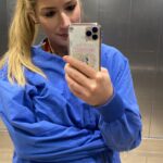 Franziska Böhler Instagram - #wasihrnichtseht ⚡️ Alles scheint normal - krank sind wir trotzdem #longcovid @health4future_de #gesundheit #wellbeing #therapie #symptome#recovery #facharzt #gesund #arzt#sport #motivation #health #klinik #gesundleben #reha #genesen #training #pflege #Krankenpflege #nurse #pflegenotstand #medizin #gesundheitssystem #healthforfuture #fit #mentalhealth #achtsamkeit #liebe #postpandemie