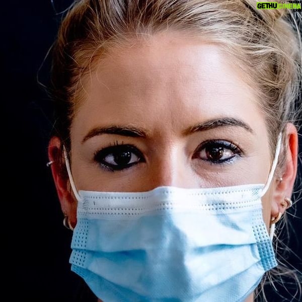 Franziska Böhler Instagram - Wenn ihr heute 30 seid…. Seid ihr 2055…. 62 Jahre alt✨ Wer ausrechnet wie viele Pflegekräfte bis dahin fehlen (wenn es 2030 etwa 180.000 sind) gewinnt einen Lavendelbusch♥️ Ach ja: ….. Der Etat für 2024 wurde um 33% gekürzt.. WAHLSLOGANS für dieses Jahr sollten lauten: „Mit Ansage Gesundheit vor die Wand fahren (aber: zuerst die gesetzlich versicherten 🤫😂) Ach Freunde…. Es tut mir so leid, dass einfach niemand zuhören wollte ✨ #gesundheit #intensiv #physicianassistant #symptome#mfa #facharzt #gesund #arzt#sport #motivation #health #krankenhaus #care #reha #klinik #training #pflege #Krankenpflege #nurse #anästhesie #medizin #gesundheitssystem #healthforfuture #erzieherin #physiotherapie #pflegenotstand #liebe #op #mfa #blackout