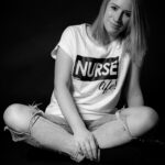 Franziska Böhler Instagram - …ist ja nicht so, als hätten wir’s nicht probiert 💉 ✨ #pflege #icu #altenpflege #gesundheit #krankenpflege #pflegefachkraft #pflegenotstand #gesundheitssystem #krankenschwester #medizin #pflegedienst #nurse #klinik #pflegekraft #pflegeberuf #krankenhaus #intensiv #gesundheit #betreuung #ambulantepflege #pädiatrie #pflegeheim #anästhesie #healthcare #intensivpflege