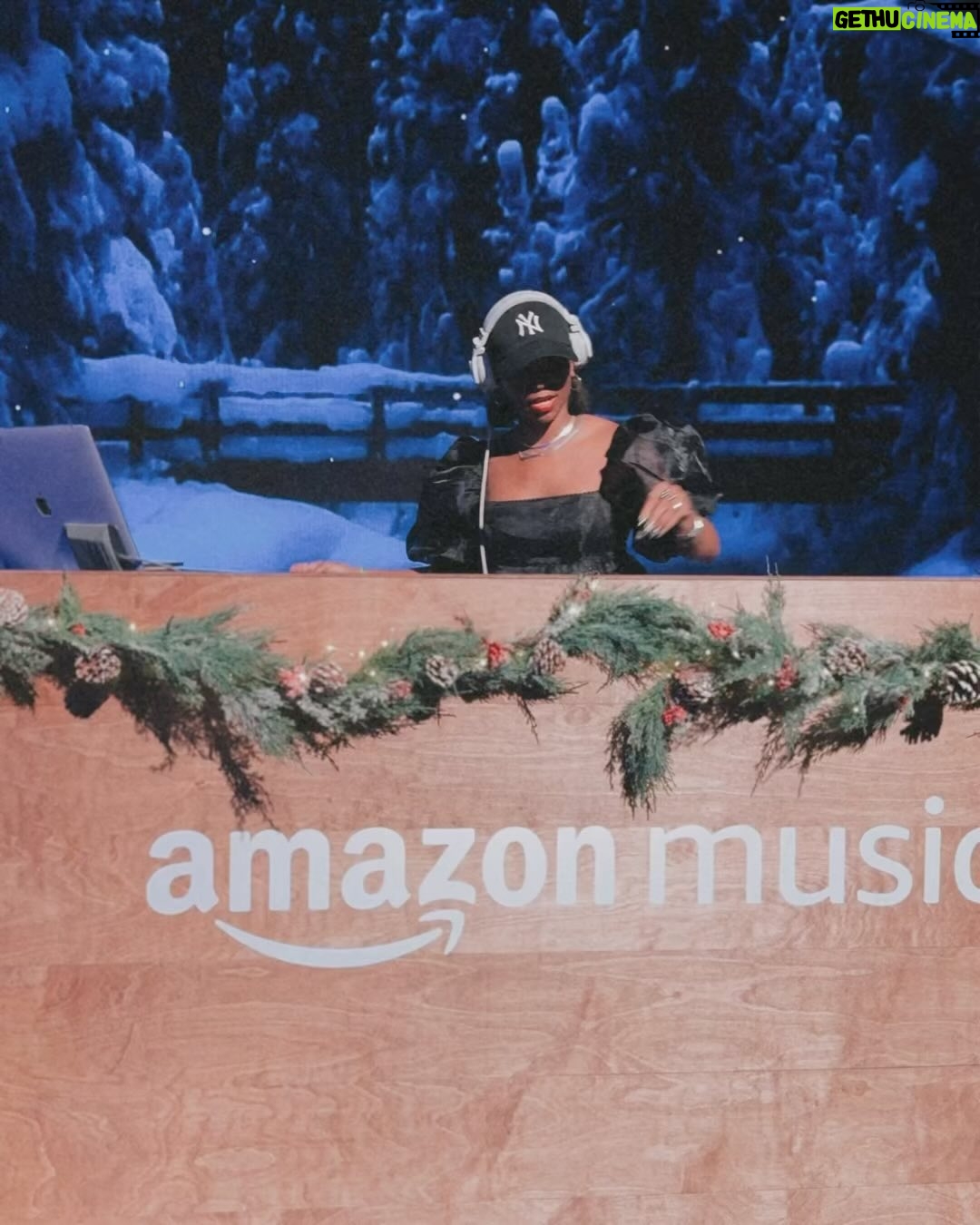 Freddie Ransome Instagram - I DJed #amazonwinterwonderland last night and had the best time setting the vibes in celebration of the holidays, #primevideo original content, and giving back❤️