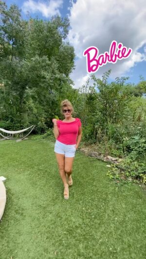 Frédérique Brugiroux Instagram - • 𝑰’𝒎 𝒃𝒂𝒓𝒃𝒊𝒆 𝒈𝒊𝒓𝒍 💖💅🏻🍬 #barbie