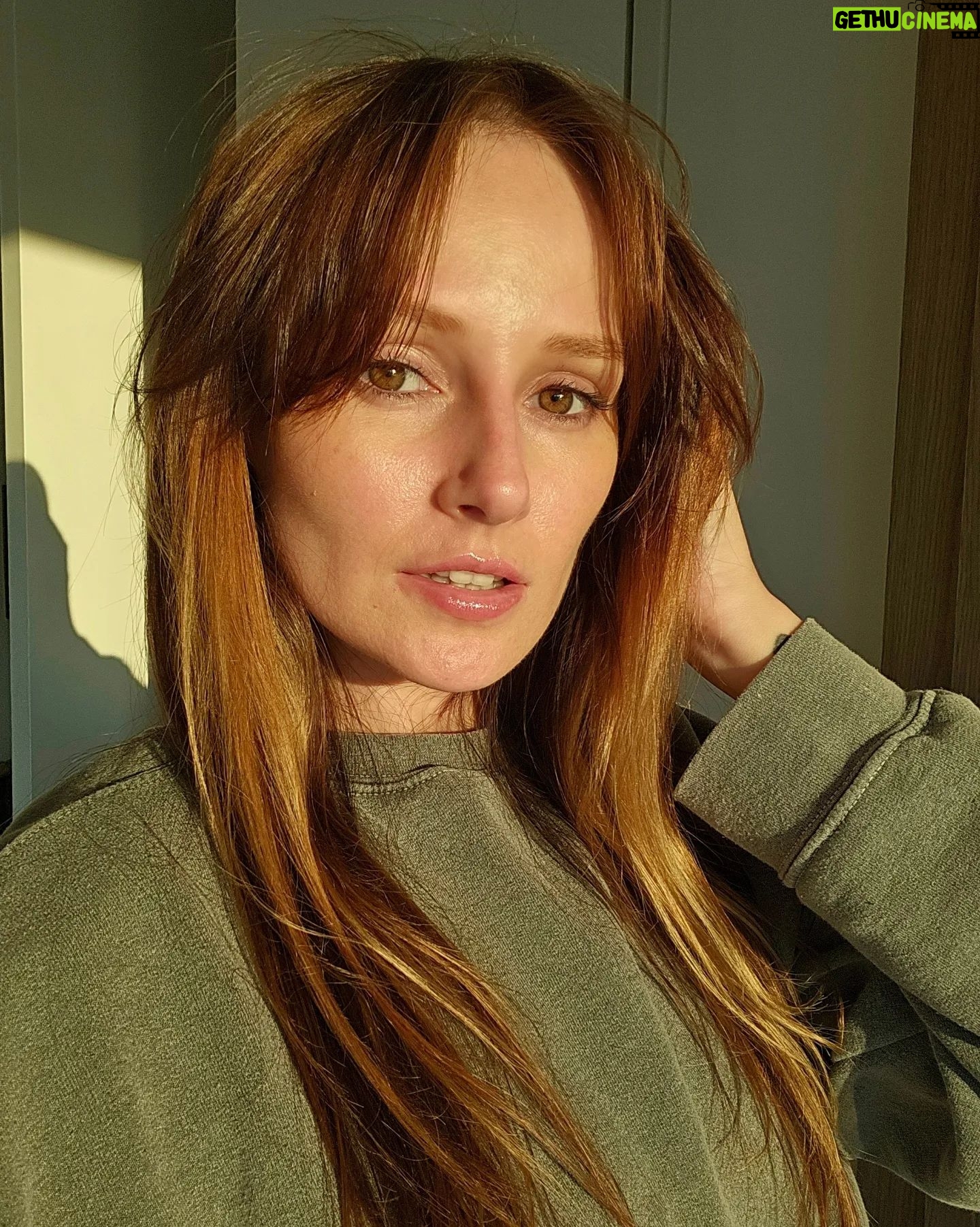 Freya Nightingale Instagram - When that golden hour hitssss 🌅 P.S my jumpers on backwards xo
