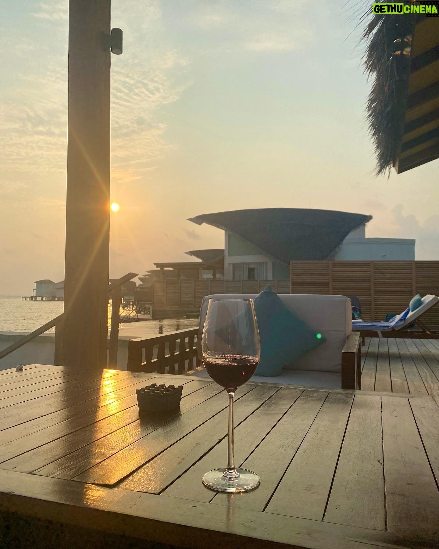 Freya Nightingale - 69.2K Likes - Maldives-ing numero dos
🌴🍷